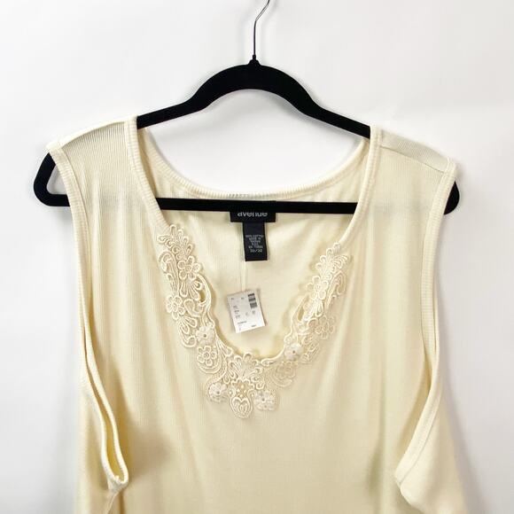 Avenue 30 32 NWT Plus Womens Cream Ivory Embroidered V-Neck Tank Top Shell - Picture 2 of 7